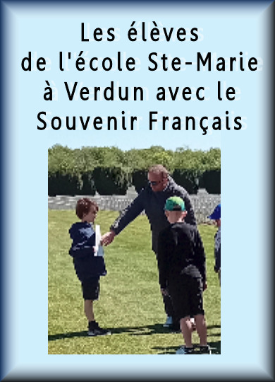 Les élèves de l'école Sainte-Marie de Stenay à Verdun avec le Souvenir Français